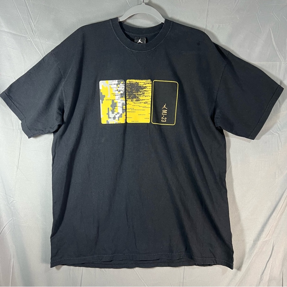 Vintage 2001 Jordan bomb squad Men’s XL Black Graphic Tee with Yellow Accents